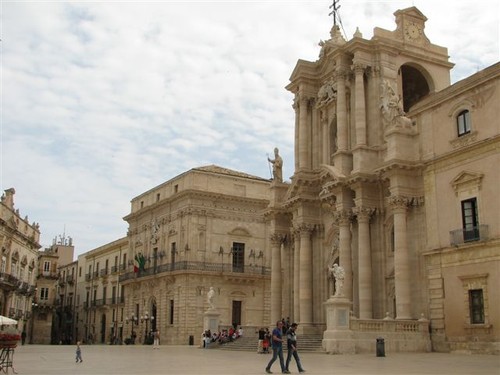 Cathedral and Temple of Athena.JPG © Clare and Andrew Payne